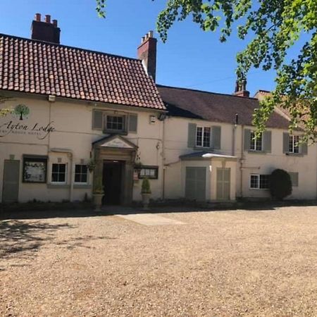 East Ayton Lodge Hotel, スカーバラ エクステリア 写真