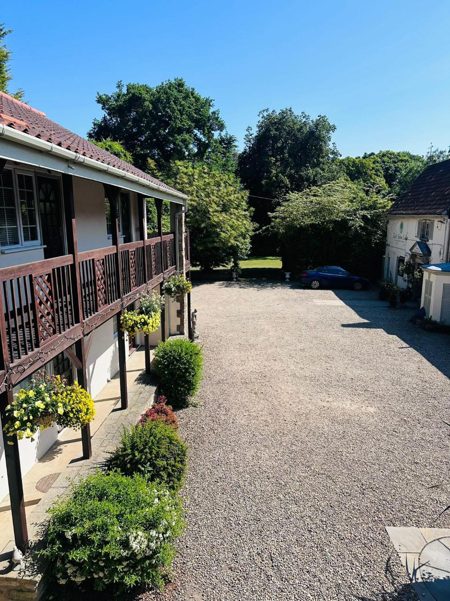 East Ayton Lodge Hotel, スカーバラ エクステリア 写真