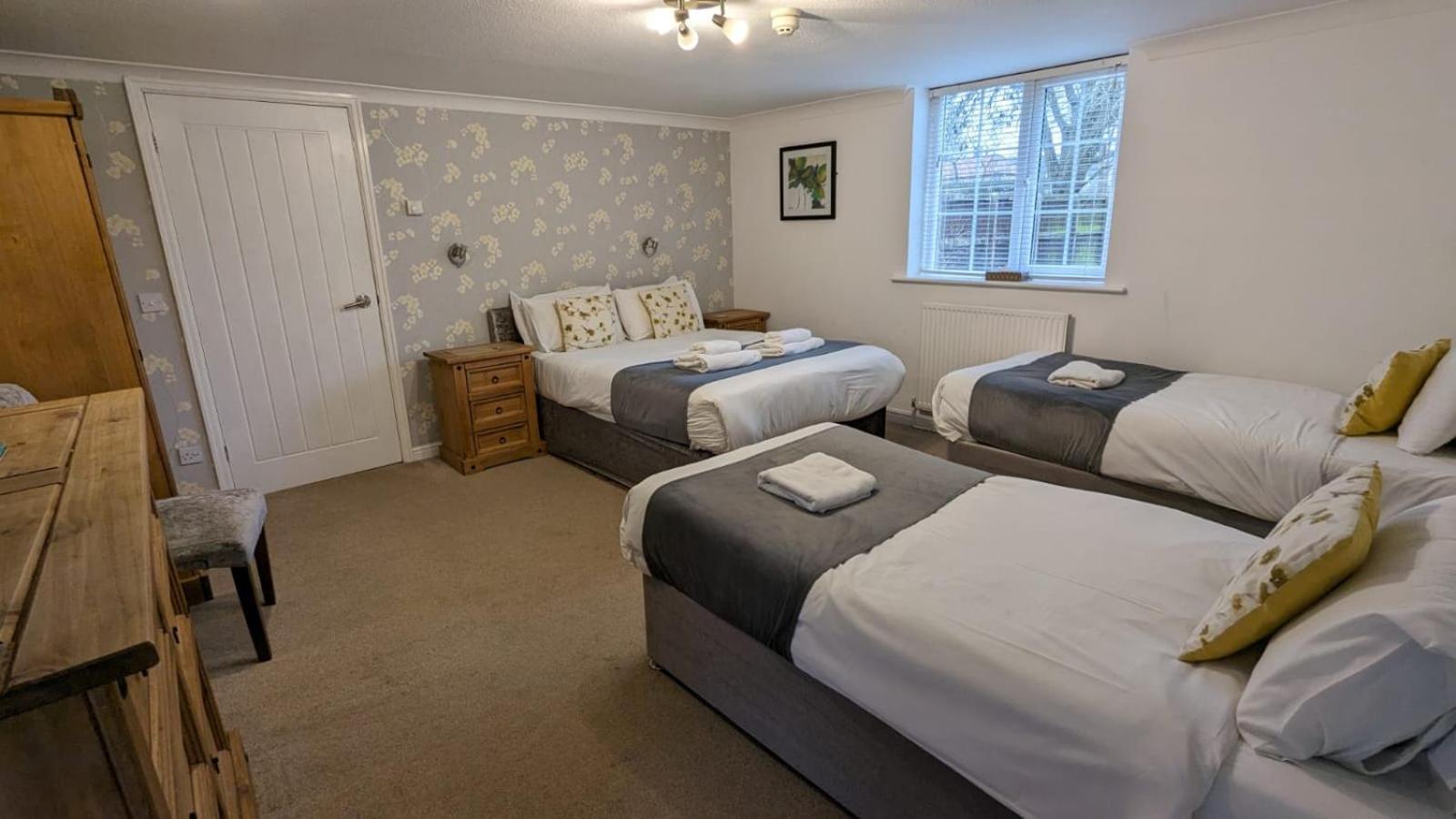 East Ayton Lodge Hotel, スカーバラ エクステリア 写真