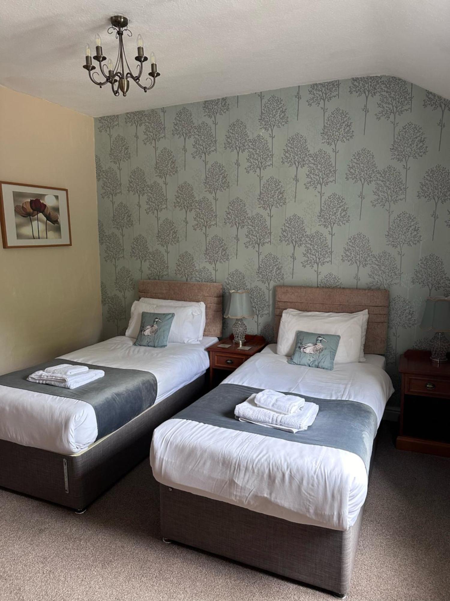 East Ayton Lodge Hotel, スカーバラ エクステリア 写真
